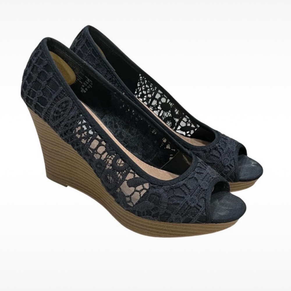 American Eagle Lace Peep Toe Wedge Heels – Black – Boho Chic
